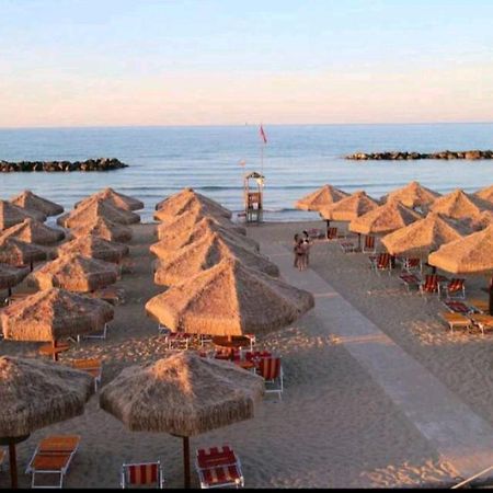 Donata Dal Mare Apartment ฟรานคาวิลลา อัลมาเร ภายนอก รูปภาพ